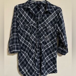Torrid Black & White Button Up Shirt Women’s Size 2X Studded